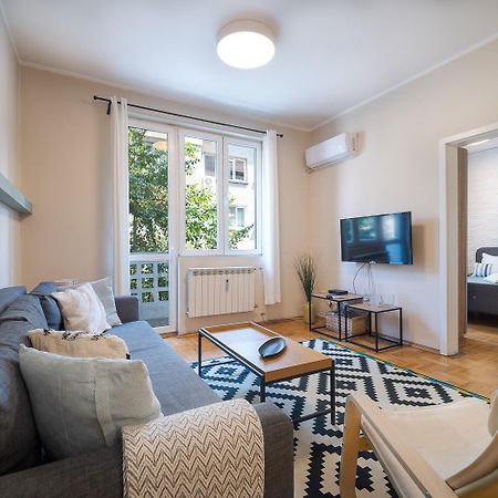 Cozy 1 Bdrm, Top Center, Solunska Near Vitoshka Street Sofia Bagian luar foto