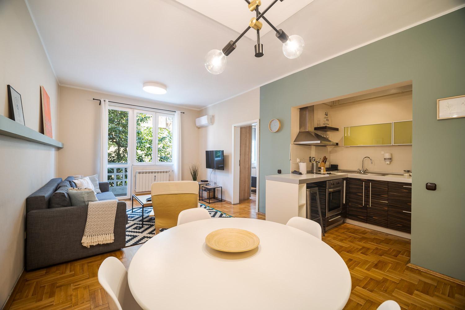 Cozy 1 Bdrm, Top Center, Solunska Near Vitoshka Street Sofia Bagian luar foto