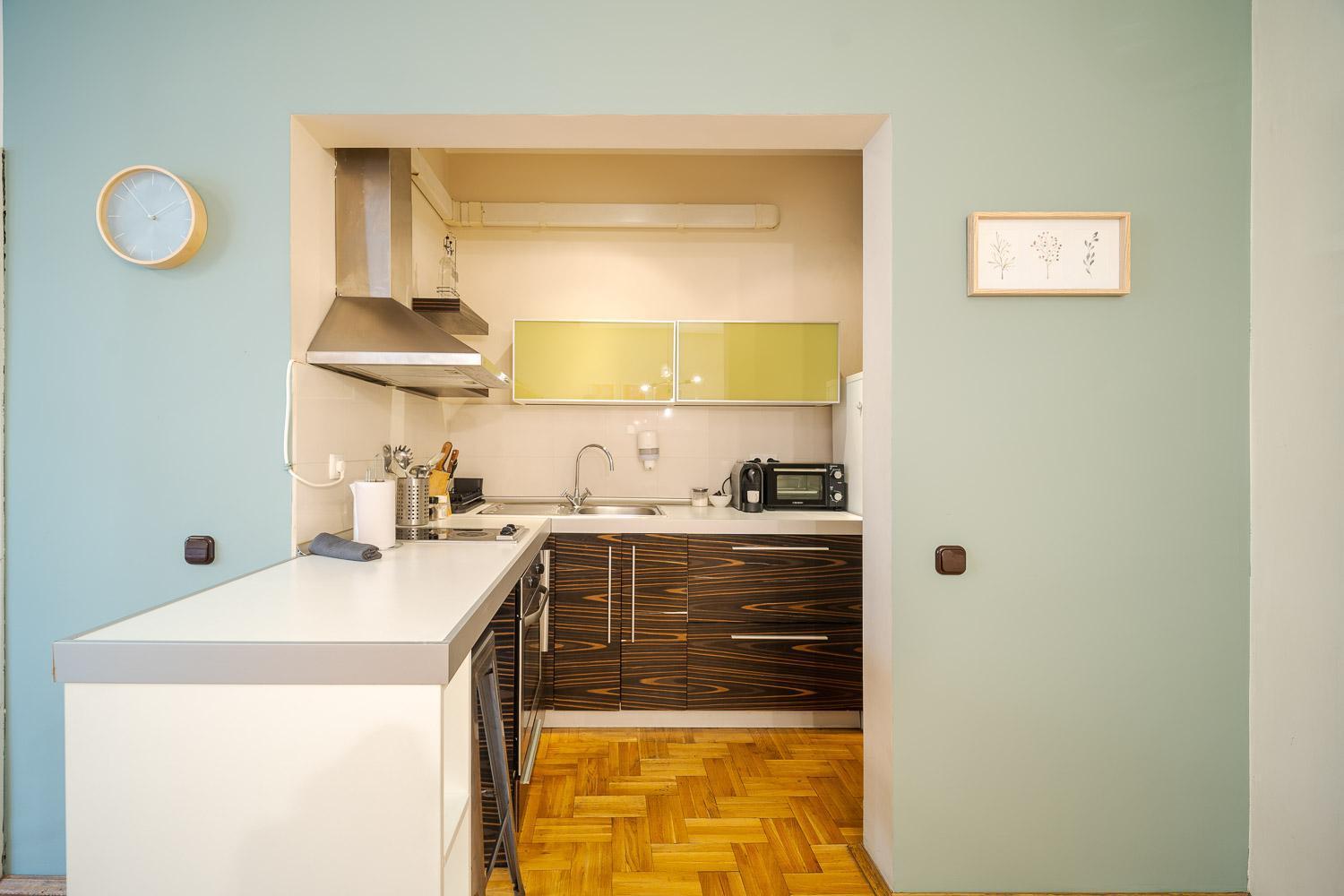 Cozy 1 Bdrm, Top Center, Solunska Near Vitoshka Street Sofia Bagian luar foto